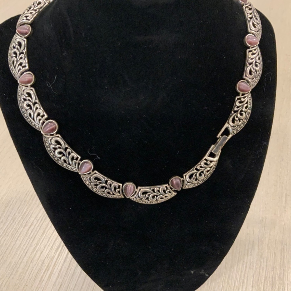 Vintage Avon Necklace - Picture 2 of 3